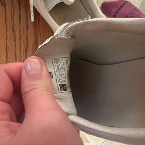 Women’s Veja shoes - Picture 6 of 6